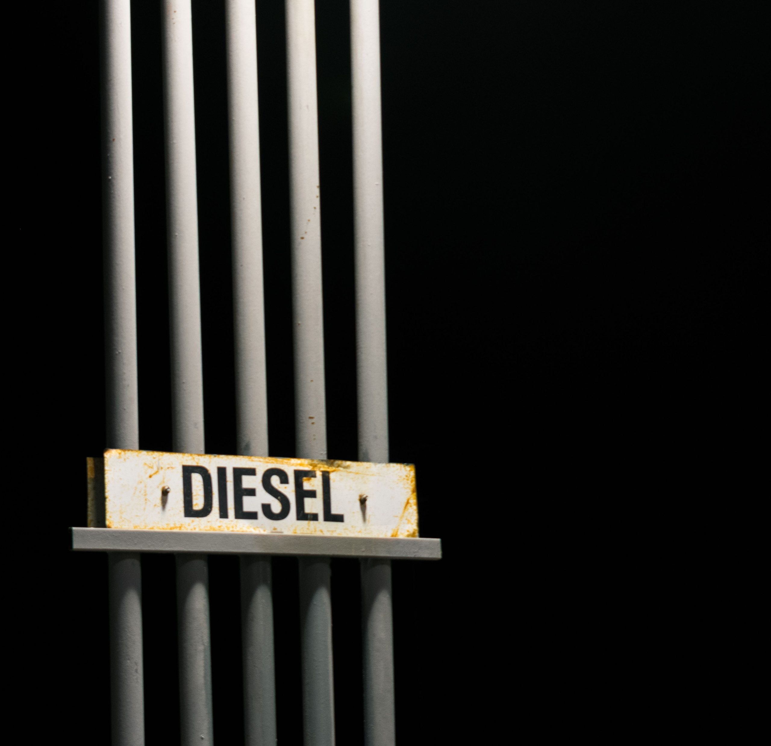 Tuyauterie carburant diesel la nuit