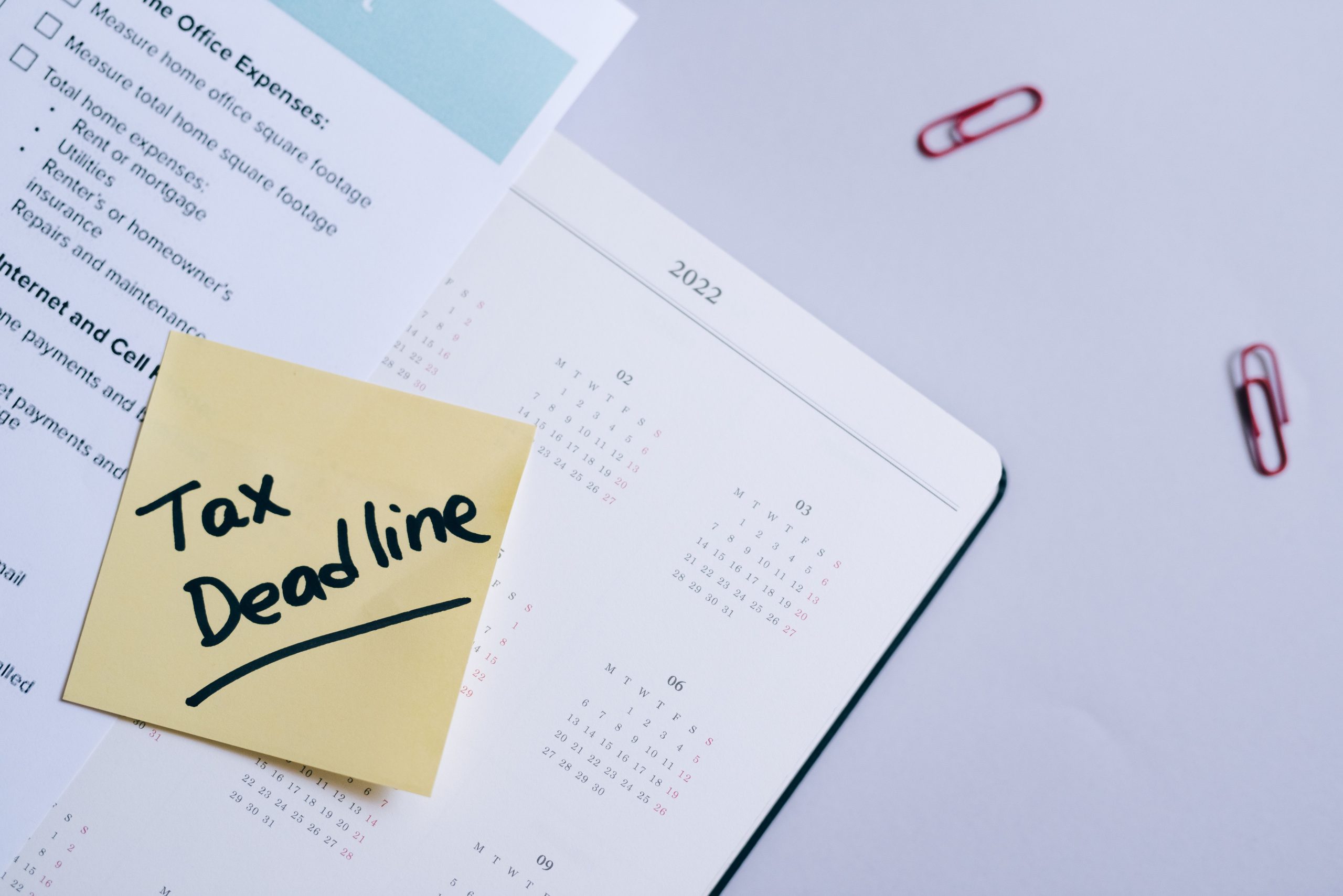 Calendrier avec rappel de date limite administrative
