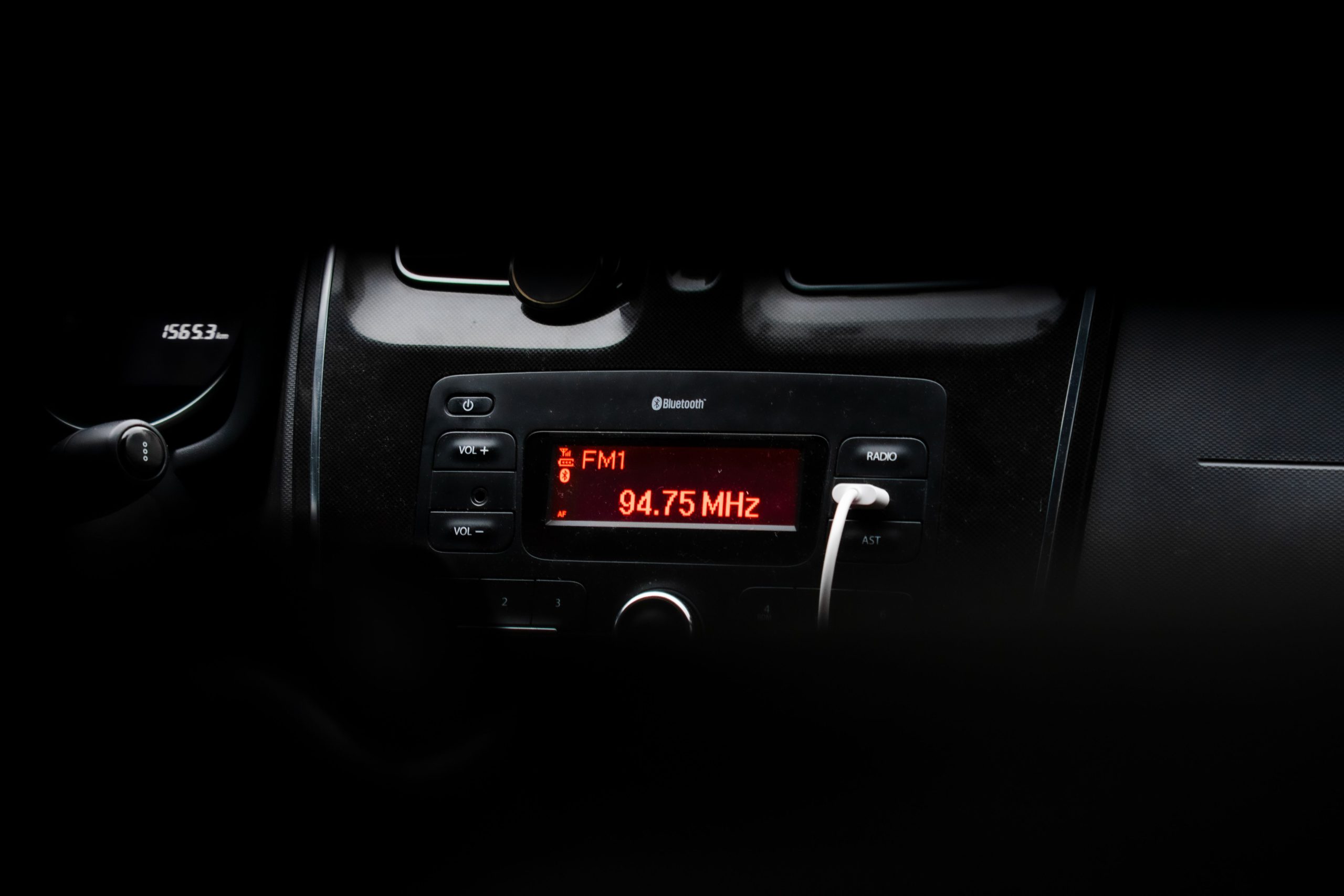 Écran autoradio tableau bord avec voyants LED